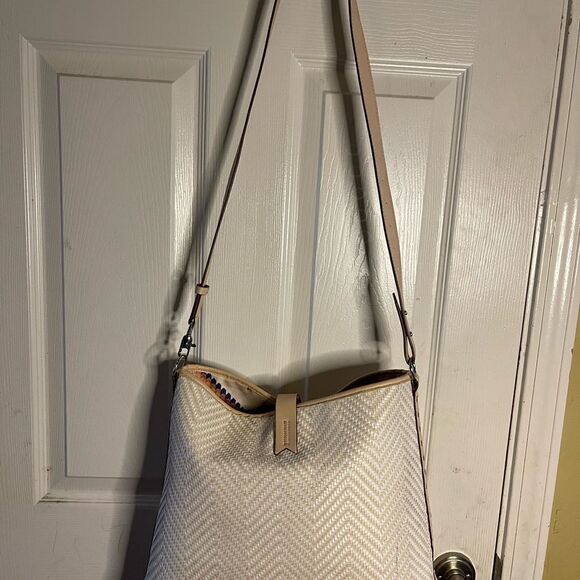 Stella & dot Rattan woven beige large shoulder bag with cream trim and strap - Picture 4 of 11